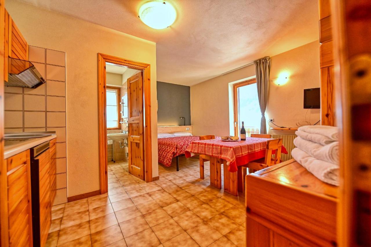 Residence Raethia Tra Bormio E Livigno Pradelle Zewnętrze zdjęcie