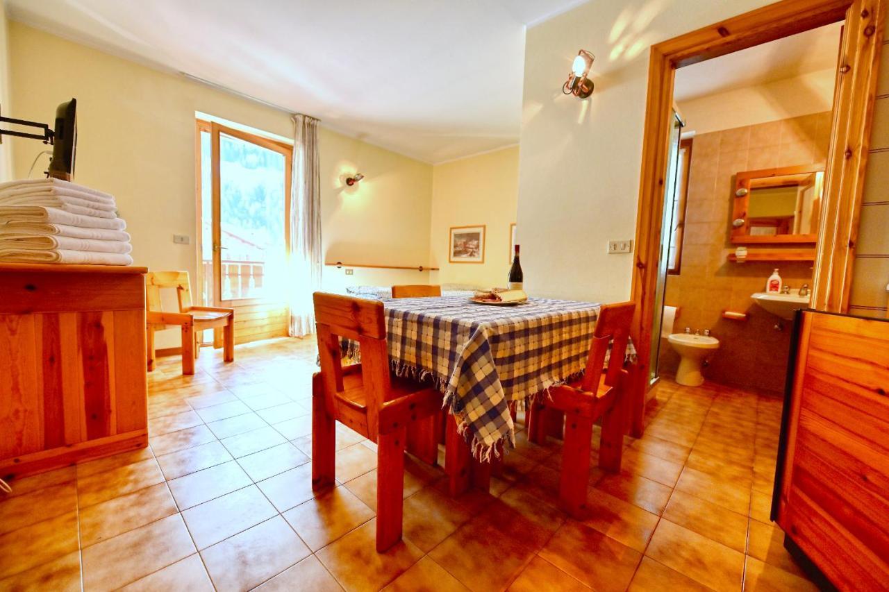 Residence Raethia Tra Bormio E Livigno Pradelle Zewnętrze zdjęcie