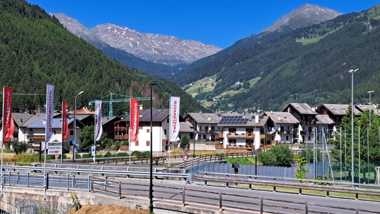 Residence Raethia Tra Bormio E Livigno Pradelle Zewnętrze zdjęcie