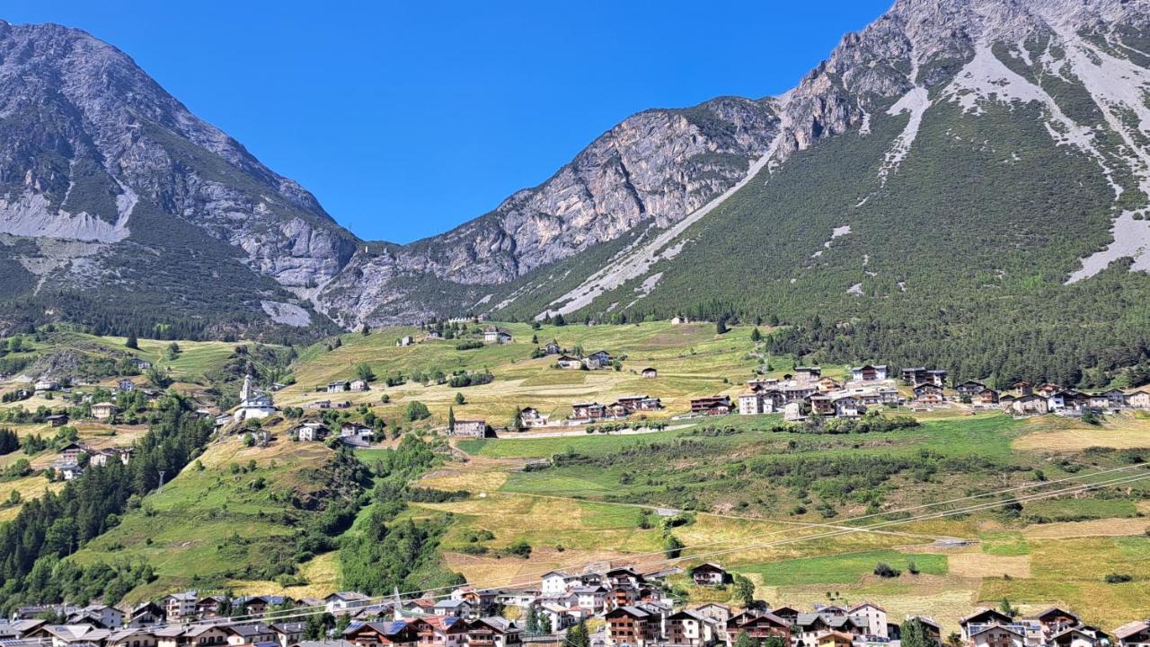 Residence Raethia Tra Bormio E Livigno Pradelle Zewnętrze zdjęcie